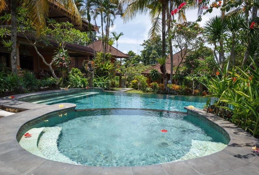 Hotel White House Ubud Esterno foto