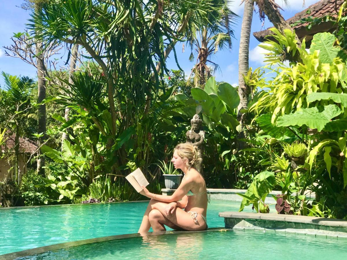 Hotel White House Ubud Esterno foto