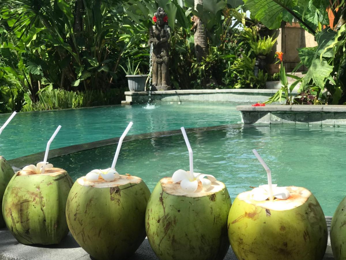 Hotel White House Ubud Esterno foto
