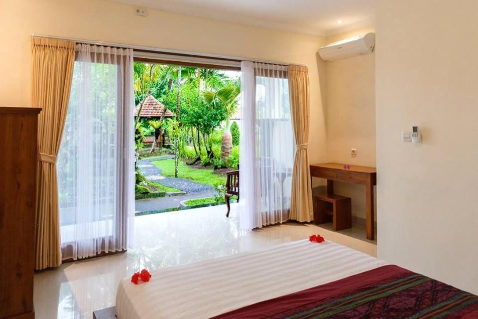 Hotel White House Ubud Esterno foto